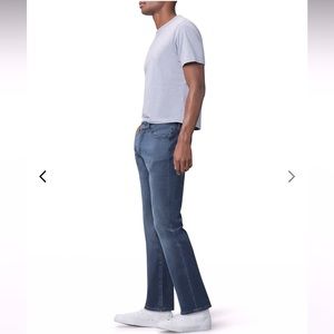 Vince DL 1961 casual straight jean.